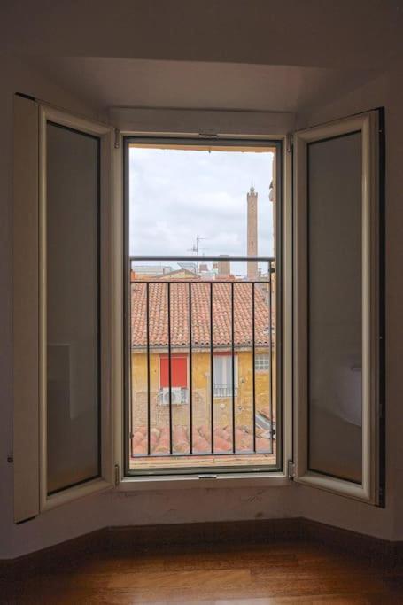 Lussuoso Appartamento Nel Cuore Del Centro Storico Bologna Exterior photo